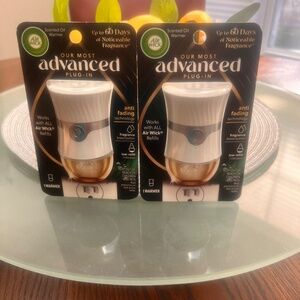 Airwick Advanced Plugins NEW in Packaging (2) PLUS 1 Bulb